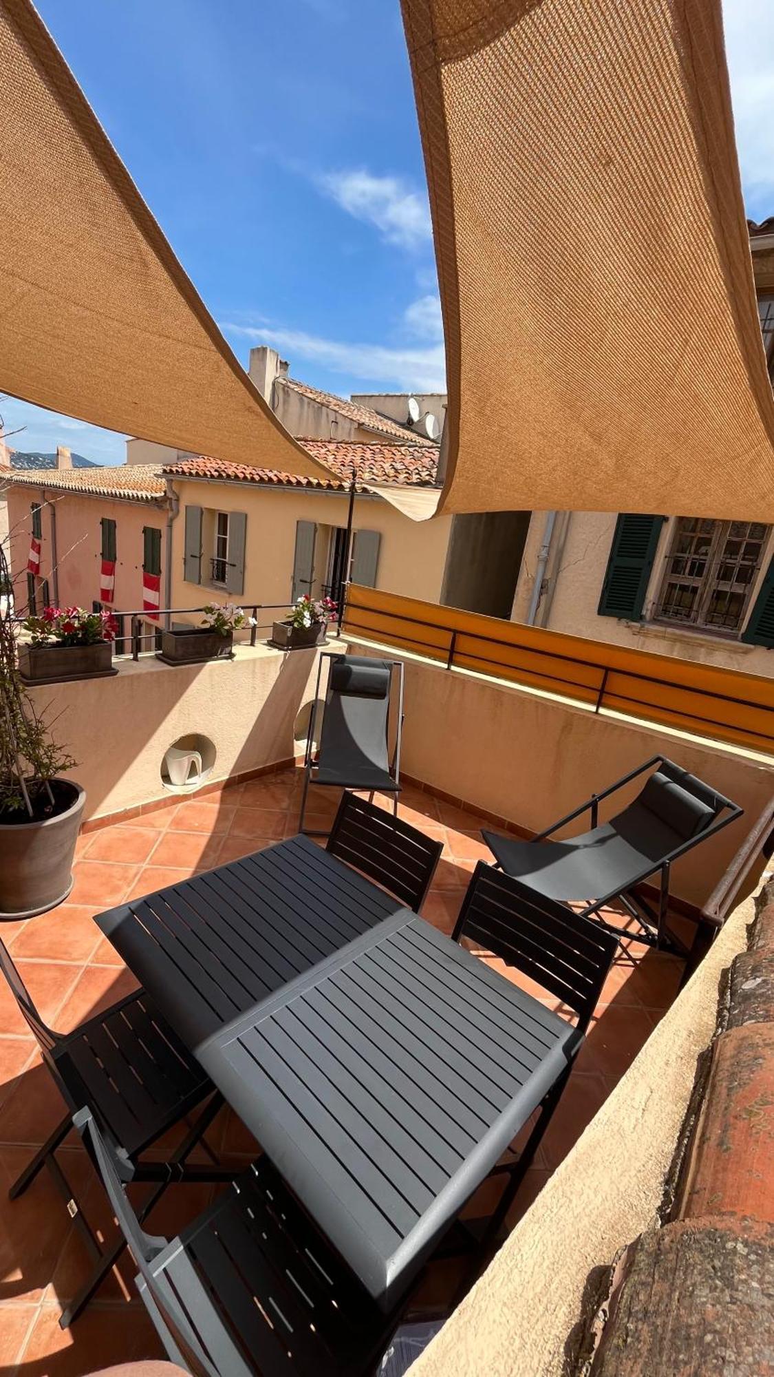Saint-Tropez Centre - Grand Studio avec terrasse Esterno foto